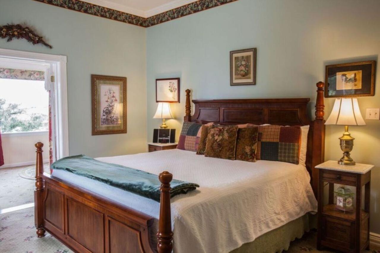 Rose Hill Retreat Aaa Four Diamond Inn Stonewall Екстер'єр фото